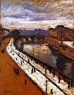 Peinture représentant en diagonale un fleuve bordé de quais blancs et de chaussées ocres avec petits personnages ; au fond, pont et ciel tourmenté