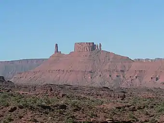 The Rectory vu des Fisher Towers.