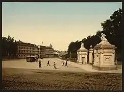 Avant l'élargissement du Palais et de la place.