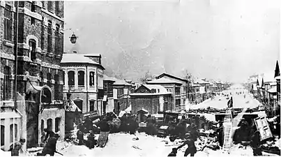 Barricade dans le quartier ouvrier de Sormovo (en) (gouvernement de Nijni Novgorod), 12 décembre 1905.