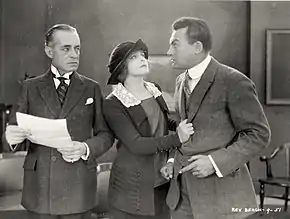 La Horde d'argent (1920) : Robert McKim, Myrtle Stedman et Curtis Cooksey (de g. à d.)