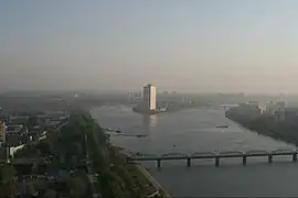 L'hôtel Yanggakdo vu depuis le sommet de la tour du Juche