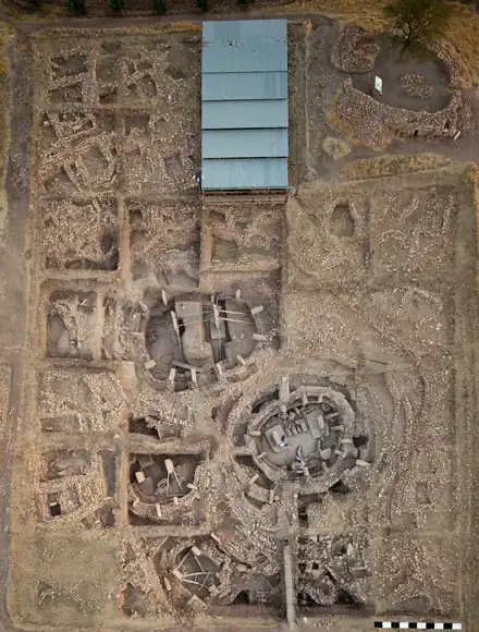 Vue aérienne du chantier de fouille.