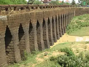 Spean Praptos, pont en encorbellementSiem Reap, XIIe siècle (Jayavarman VII)