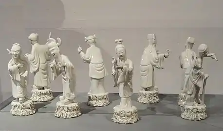 Les huit Immortels du Taoïsme. Porcelaine, dynastie Qing.