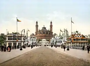 Durant l'Exposition universelle de 1900.