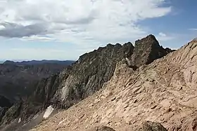 Vue du sommet depuis son arête nord.