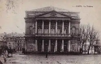 Le théâtre de Caen, construit en 1838 et détruit en 1944.