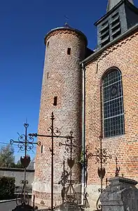 Vue de la seule tour de l'église..