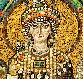 Photo de la mosaïque, entièrement dorée, représentant l'impératrice Théodora.