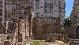 Vestiges des bains impériaux.