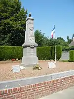 Monument aux morts pour la patrie.