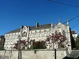 La façade de l'ancien couvent Saint-Paul