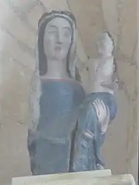 La statue du XIIIe siècle de la Vierge à l'Enfant.