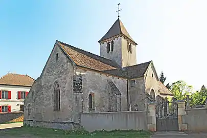 Abside et enclos du cimetière.