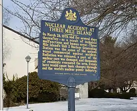 Un panneau posé en 1999 à Middletown en Pennsylvannie rappelle l'accident nucléaire survenu à la centrale nucléaire de Three Mile Island.