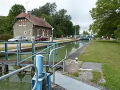 Écluse n°8 du Canal des Ardennes