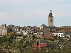 La ville-haute et le beffroi.