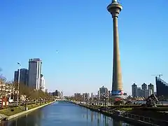 Vue sur la tour de Tianjin depuis les environs