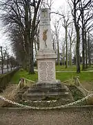 Le monument aux morts pour la patrie.