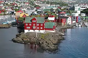 La péninsule de Tinganes à Tórshavn, abritant le siège du gouvernement des Îles Féroé.