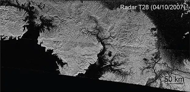 Vallée fluviale vers le pôle nord de Titan.