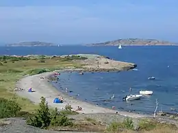 Plage de sable et de récifs