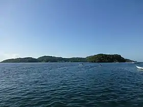 Gaspar Grande au fond, avec l'île Centipede devant à droite