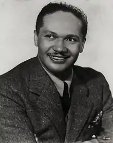 Todd Duncan, premier Afro-Américain à chanter pour un grand opéra américain en 1945.