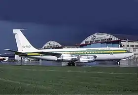 Un Boeing 720 gouvernemental de la République du Togo en 1981. Il s'agit du dernier construit en 1967. Utilisé dans le pays pendant deux ans et demi, il sera utilisé comme pièces de rechange en 1983(en) John Kelly., « Aviation Photo #0139421 Boeing 720-047B - Togo - Government », sur https://www.airliners.net/ (consulté le 6 février 2019)..