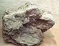 Échantillon riche de roche de Toi (0.6 kilogramme d'or et 7.2 kilogrammes d'argent pour 1 tonne de roche).