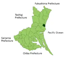 Carte d'une préfecture du Japon. Le territoire d'un village est figuré en vert foncé, à gauche, dans la silhouette verte de la préfecture, sur fond blanc.