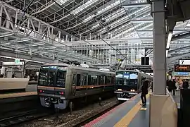 Gare d'Osaka, 207(gauche)-321(droite)