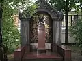 Tombe de Kouïndji au cimetière Tikhvine du monastère Saint-Alexandre-Nevski.