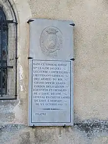 La tombe du général Lecourbe, derrière l’église.