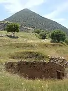 Le tholos effondré au pied du Mont Zara