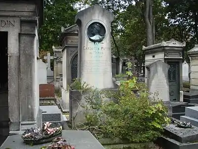 Stèle dédiée à la cantatrice italienne, située au cimetière de Montmartre.