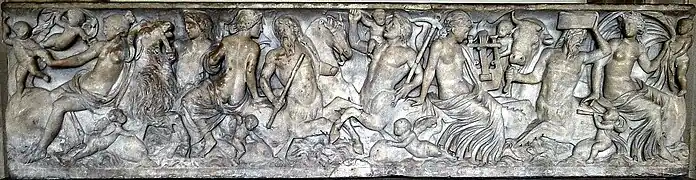 Sarcophage romain dit « tombeau des Néréides » (milieu du IIe siècle, musée du Louvre).