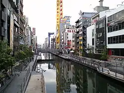 Le canal Dōtonbori.