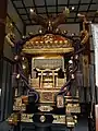 Le plus grand mikoshi du Japon au Tomioka Hachiman-gū.