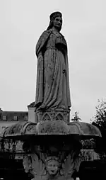Statue de Marguerite de Bourgogne