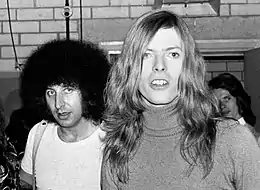 Photo de Tony Defries et David Bowie.