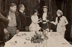 Description de l'image Too Many Crooks (1919) - 2.jpg.