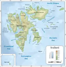 Carte topographique montrant l'ensemble de l'archipel du Svalbard.