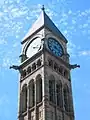 Tour de l'horloge du vieil hôtel de ville de Toronto, construit par Edward James Lennox en 1889-99 : arcades et bossages en grès brun