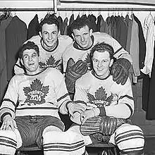 Description de l'image Toronto Maple Leafs Players 1946.jpg.