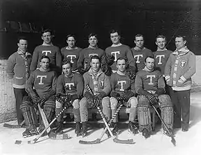 Les Blueshirts de Toronto, champions 1914 de la coupe Stanley.