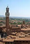 Torre del Mangia à Sienne en Toscane (XIVe siècle).