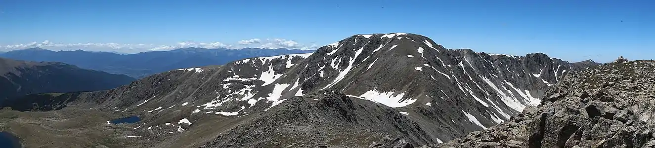 Vue vers l'est depuis le sommet.