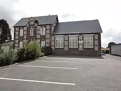 La salle des associations dans l'ancienne école des filles.